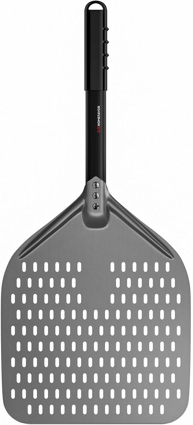 Pelle à pizza en aluminium perforé grise avec manche noir